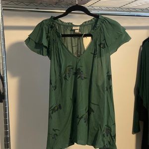 Green short sleeve blouse XL